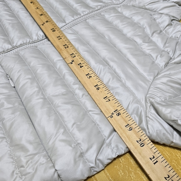 SOSKEN BEV Sz 3 (L) Lightweight Down Filled Grey Puffer Jacket Peplum Hem Luxury - Picture 13 of 16